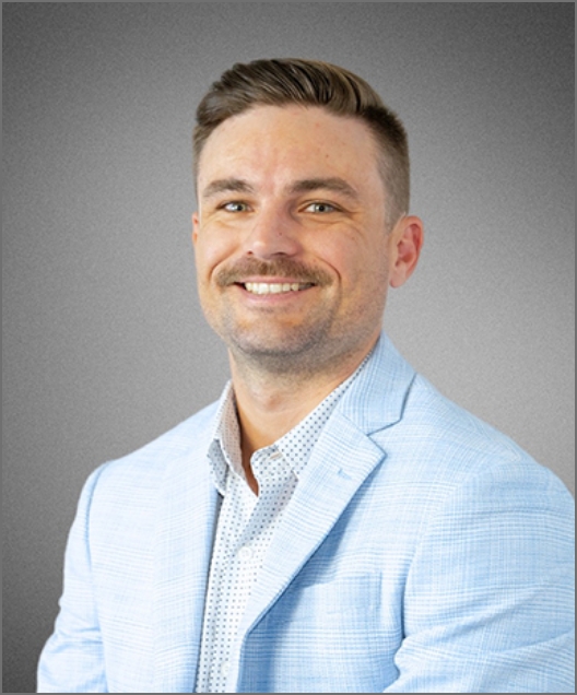headshot matt toelke